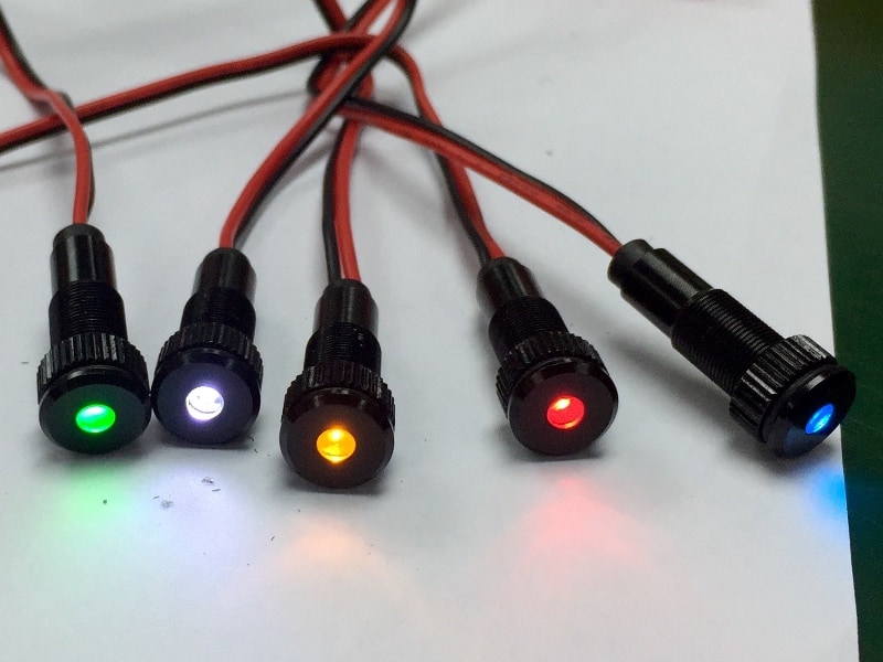 5 BBT 12 volt ac/dc Amber LED Indicator Lights in Black Bezels 