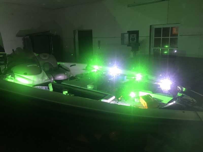 オシャレ Bass Boat LEDデッキライトキットwithスナップ式8#xA0;oznium LED、ボルト、 プラグアンドプレイ配線LED減光スイッチノブ レッド フィッシングツール